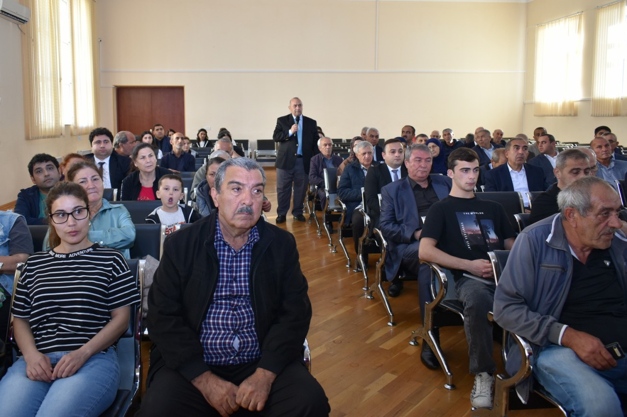 Yasamalın icra başçısı növbəti dəfə sakinlərlə görüşdü - FOTOLAR